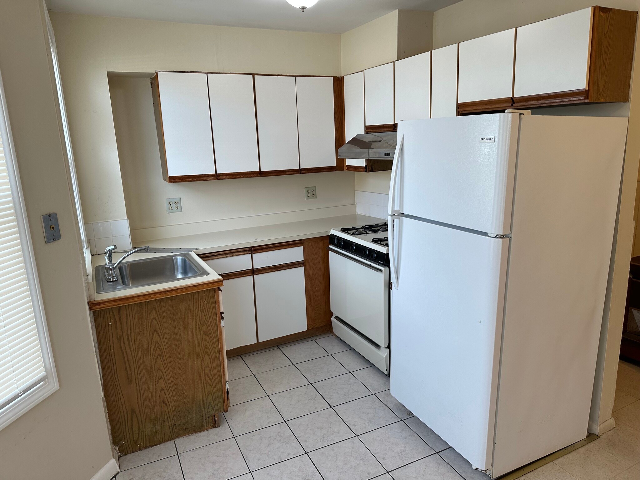 Building Photo - 810 Brock Ave