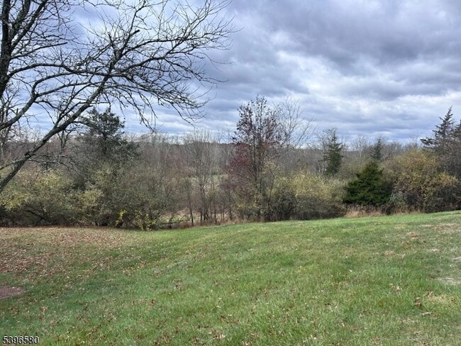 Building Photo - 45 Meadowview Dr