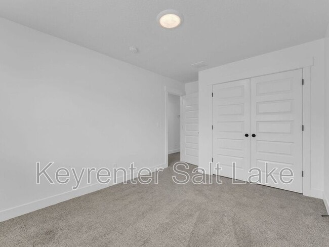 Building Photo - 1290 N 3960 W