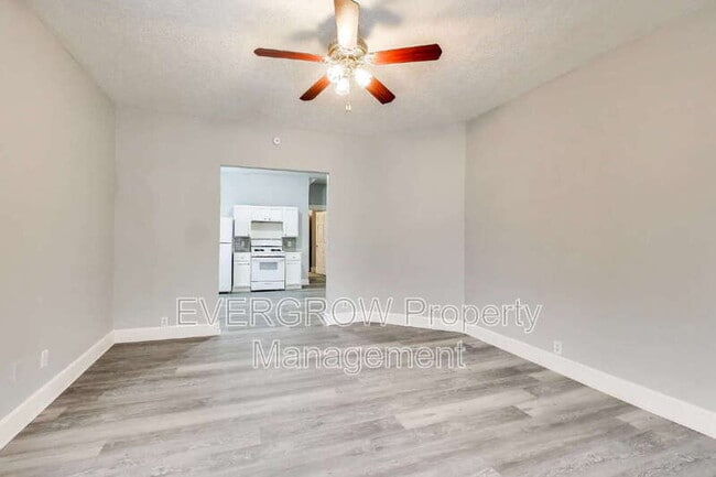 Building Photo - 415 N Oxford St