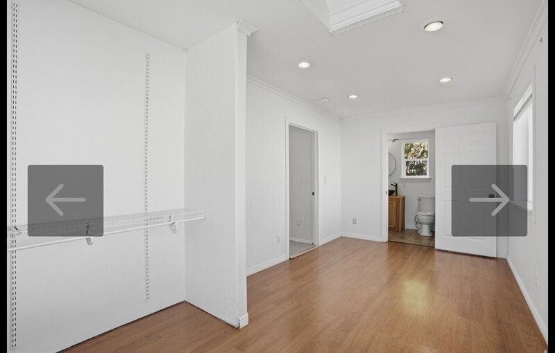 Building Photo - 1037 E Linden Ave