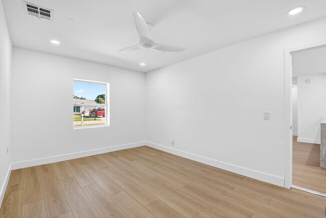 Building Photo - 4896 Neros Dr