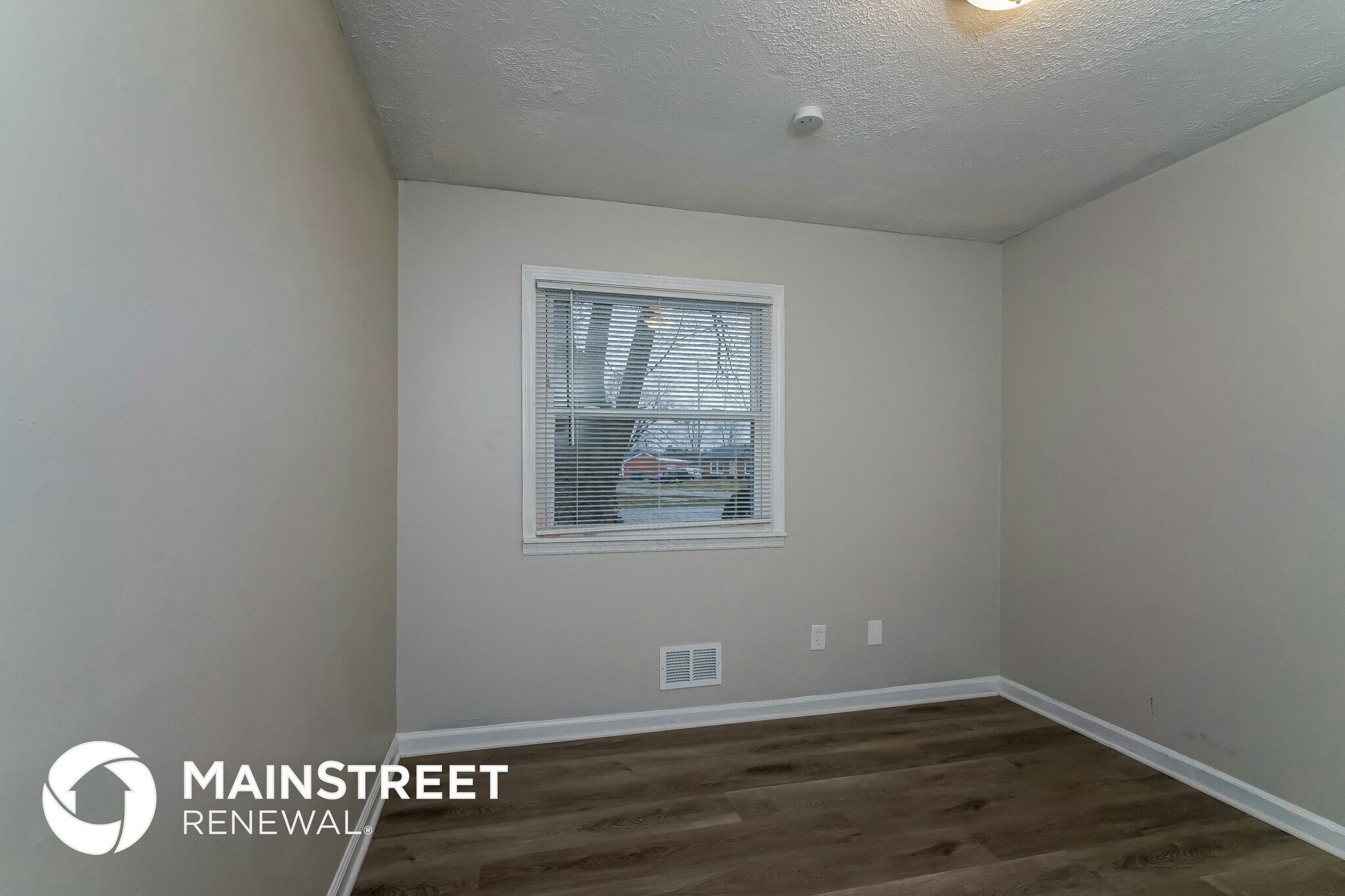 Building Photo - 5405 Tivoli Dr