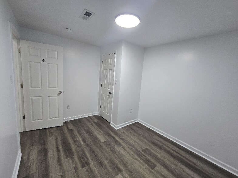 Building Photo - 1416 Weaver Ave