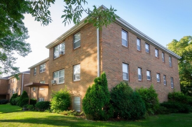 Interior Photo - 3551-3559 Huntington Ave S.