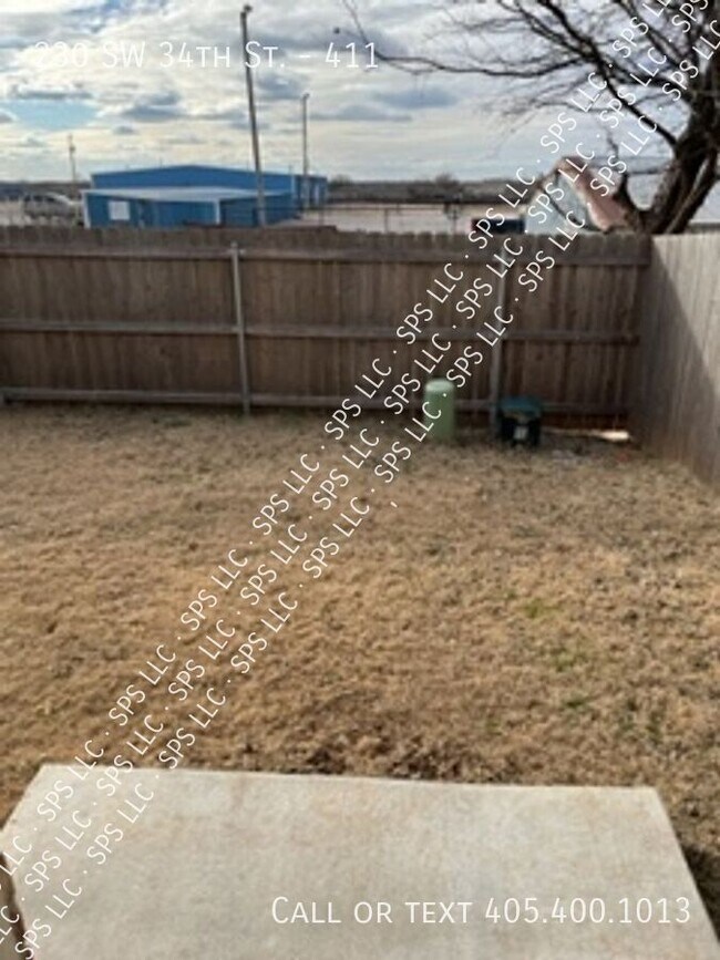 Building Photo - 230 SW 34th St