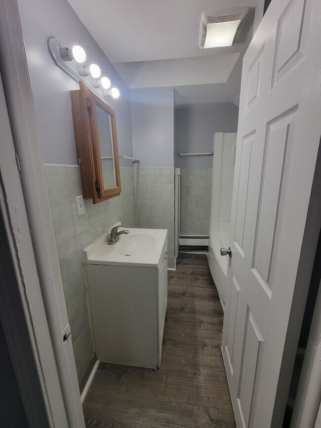 Building Photo - 29 Webster St