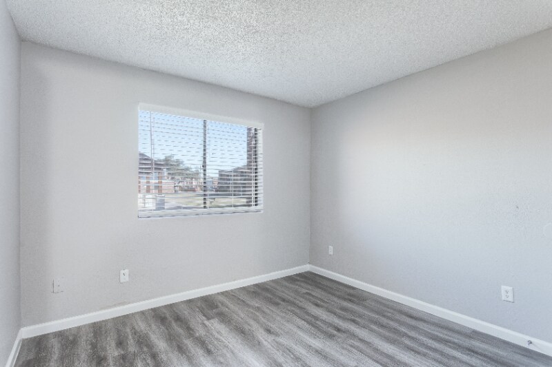 Building Photo - 145 W Pioneer Pkwy