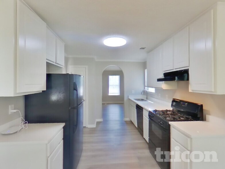Building Photo - 6262 Varnay Ct