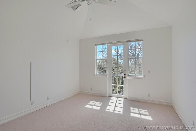 Building Photo - 343 Flamingo Dr