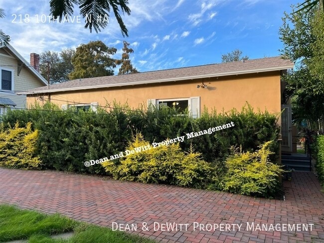 Building Photo - 218 10th Ave N