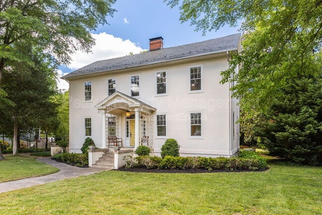 Building Photo - 1404 Wilmington Ave W