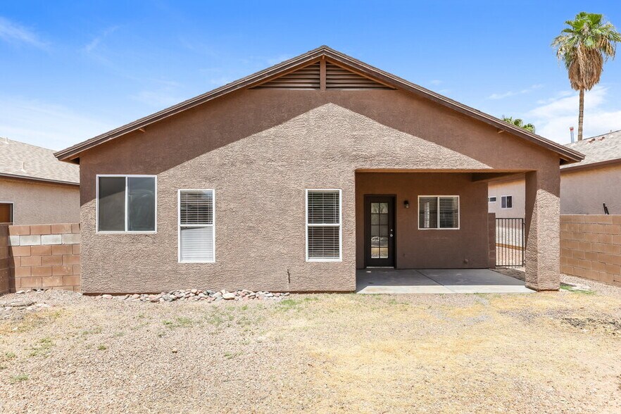 Building Photo - 9204 E Muleshoe St