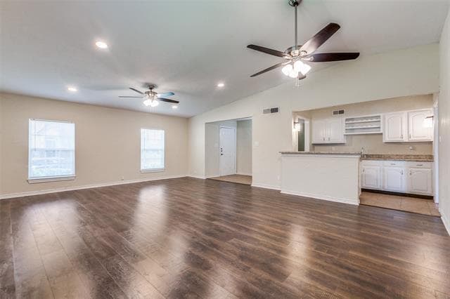 Building Photo - 8117 Kensington Dr