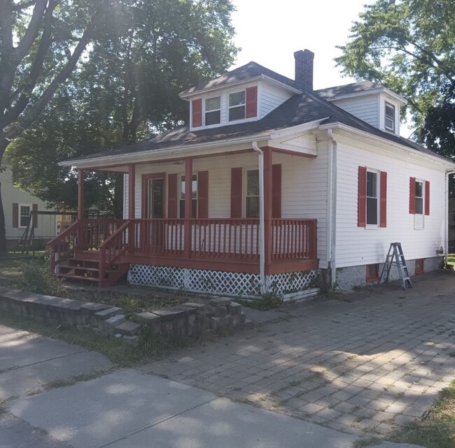 Primary Photo - 16 Valley St