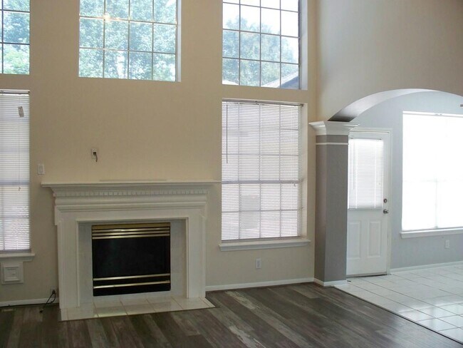 Building Photo - 20736 Fawnbrook Ct