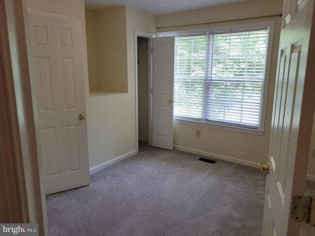 Building Photo - 6194 Dawes Dr