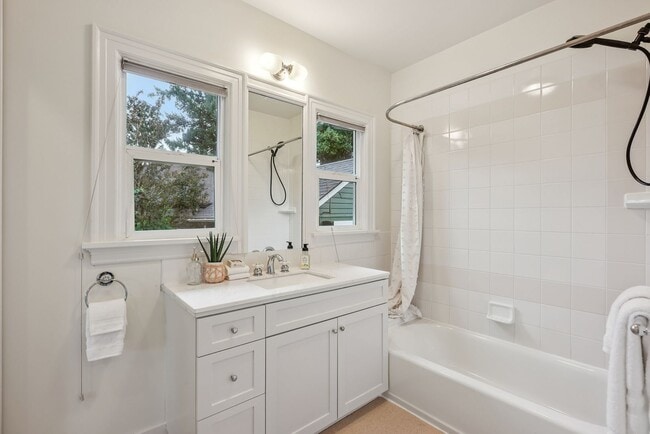 Building Photo - Classic Portland Charm + Modern Comfort in...