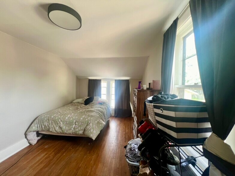 Bedroom 1 - 819 1/2 Carney Ave