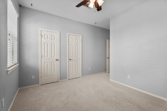 Building Photo - 2131 Kemah Village Dr