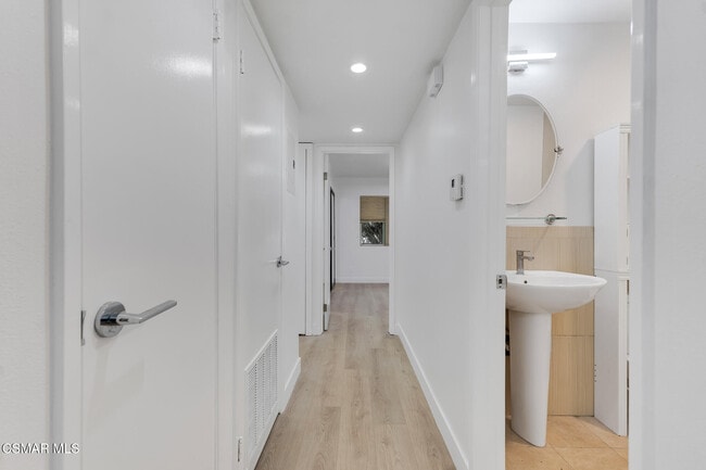 Building Photo - 1202 Landsburn Cir