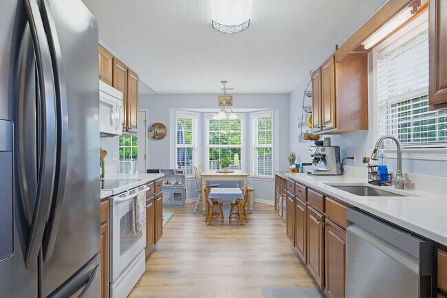 Building Photo - Beautiful home in The Neighborhoods of Holly Ridge