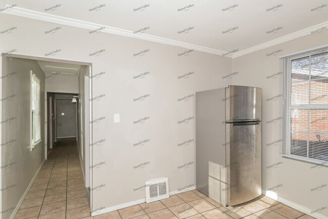 Building Photo - 3124 Wismer Ave