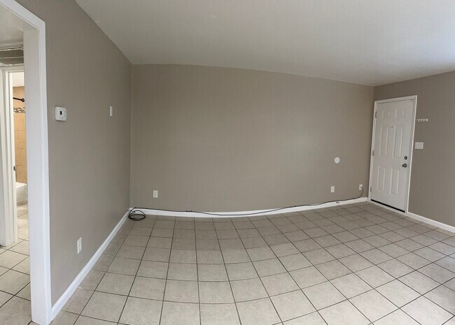 Building Photo - 8110 Albacore Dr