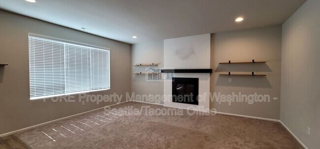 Building Photo - 6925 Honeylocust Ct NE
