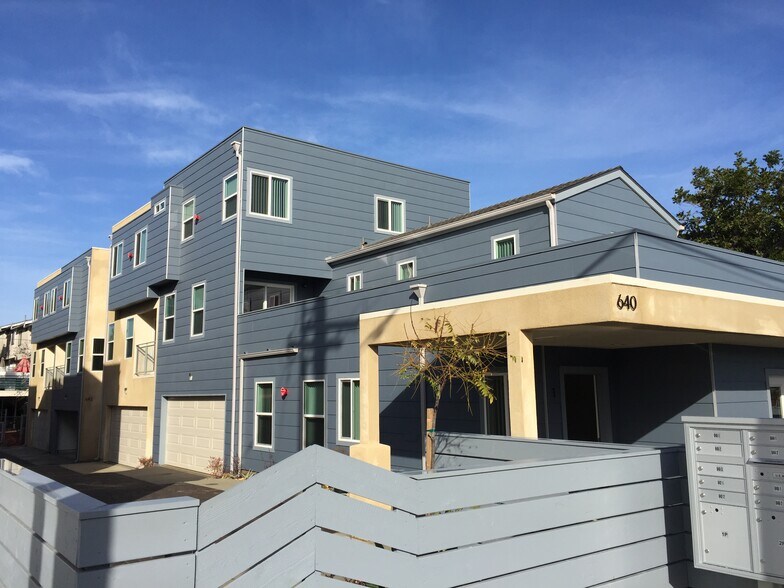 Building Photo - 646 Florida St