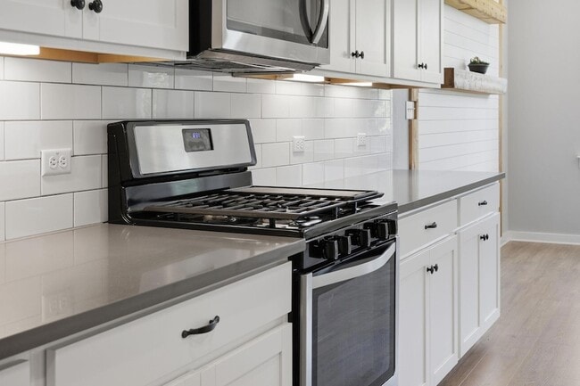 Building Photo - 103 Trailside Ln