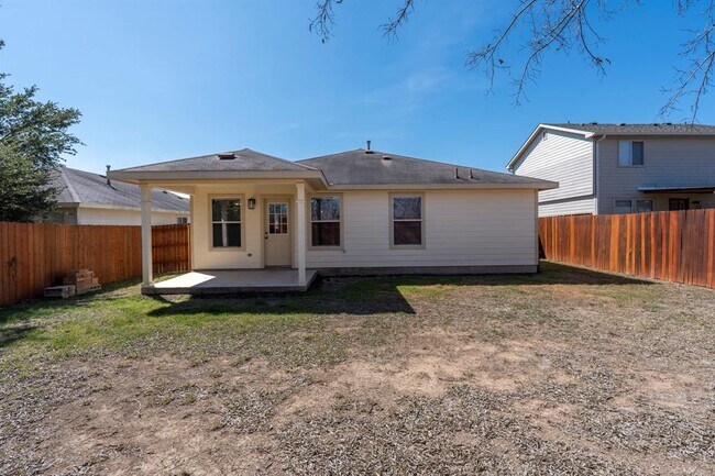 Building Photo - 164 Pearl Lake Dr