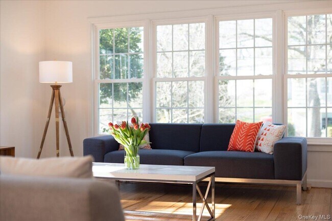 Building Photo - 19 Sherwood Dr