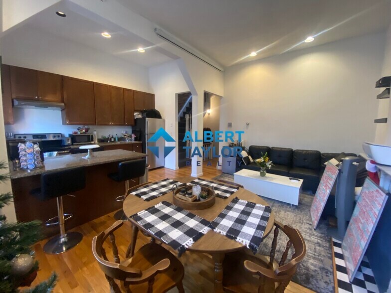 Building Photo - 14 Wigglesworth St