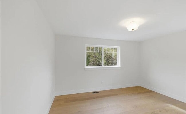 Building Photo - Spacious Custom Built Home in NW Corvallis
