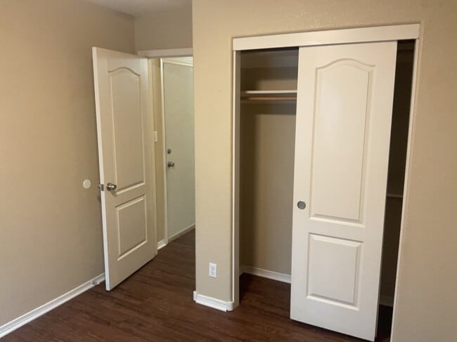 Building Photo - 736 Autumn Meadows Dr