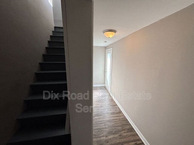 Building Photo - 4539 Mayhew Ave