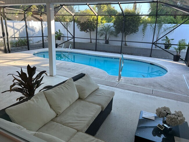 Building Photo - 207 Biltmore Pl