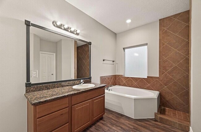 Building Photo - 14006 Martinique Ln