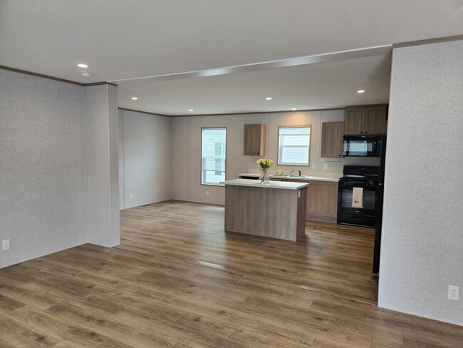 Primary Photo - 2121 Panhandle Rd