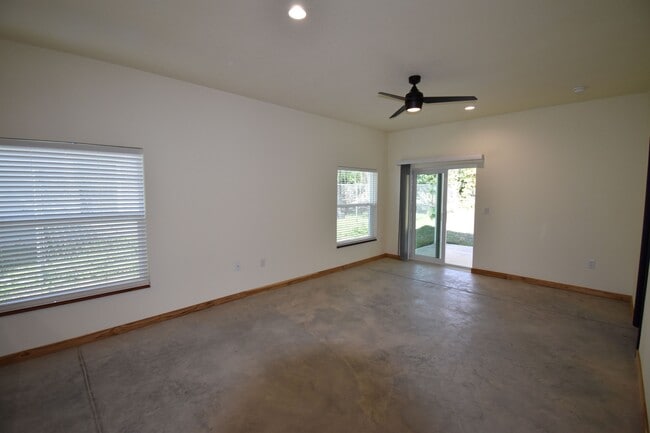 Building Photo - 780 8th Ave NE