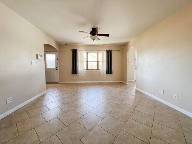 Building Photo - A Beautiful 2 Bedroom Home with Office and 2 Bonus Room