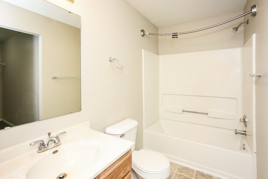 Building Photo - 2023 Orchid Bloom Dr