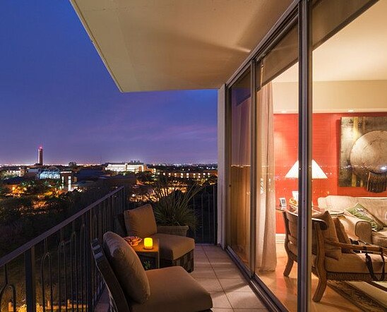 Building Photo - 700 Hildebrand-516.2