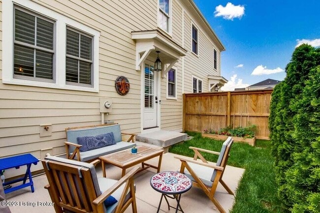 Building Photo - 6121 Mistflower Cir