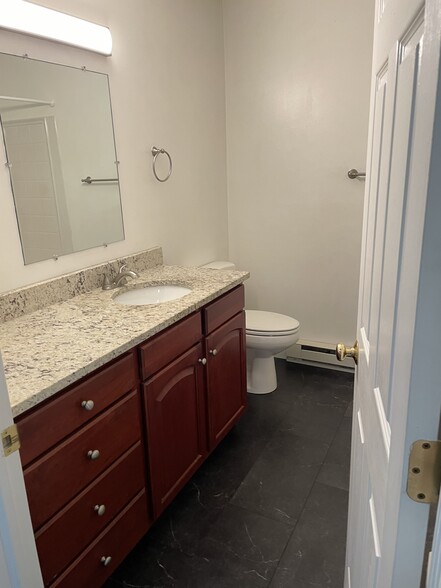 Building Photo - 120 Chambers Aly