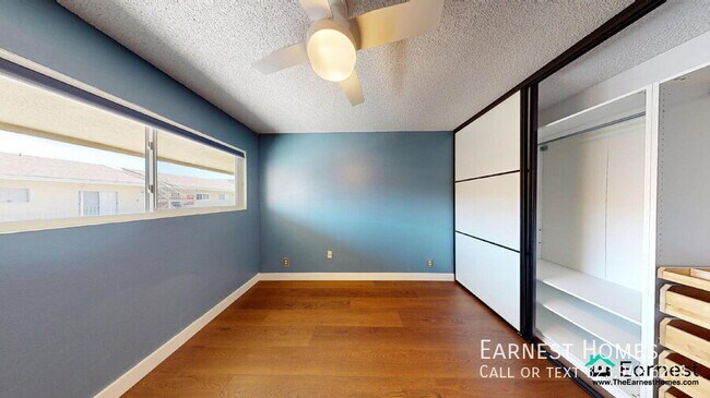 Building Photo - 10757 Hortense St