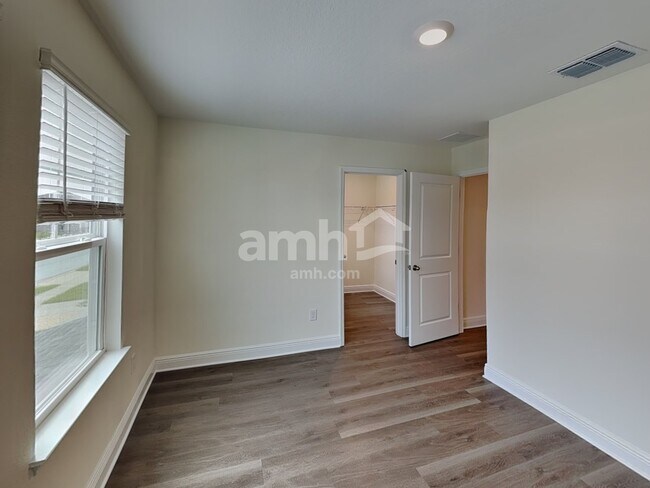 Building Photo - 5962 Pinewood Ests Dr