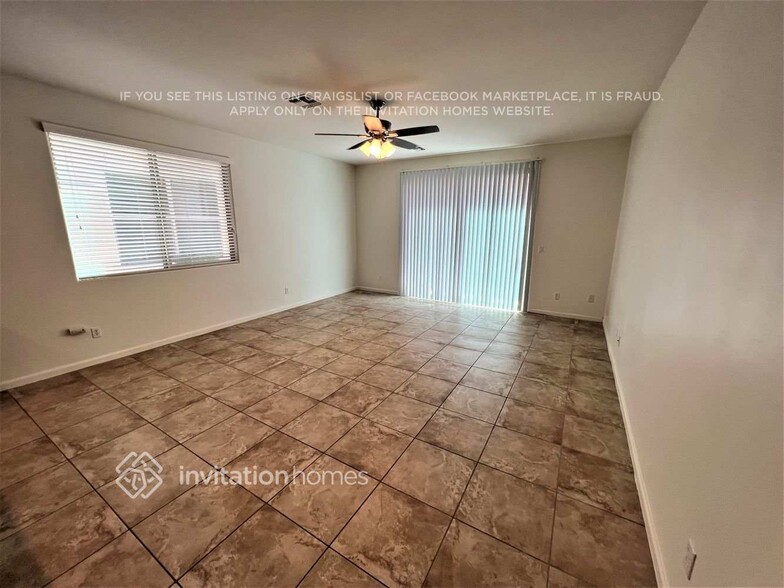 Building Photo - 1370 S Ponderosa Dr