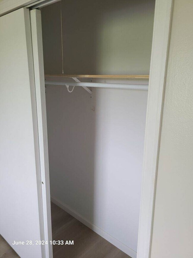 Building Photo - 2275 N Cable Rd